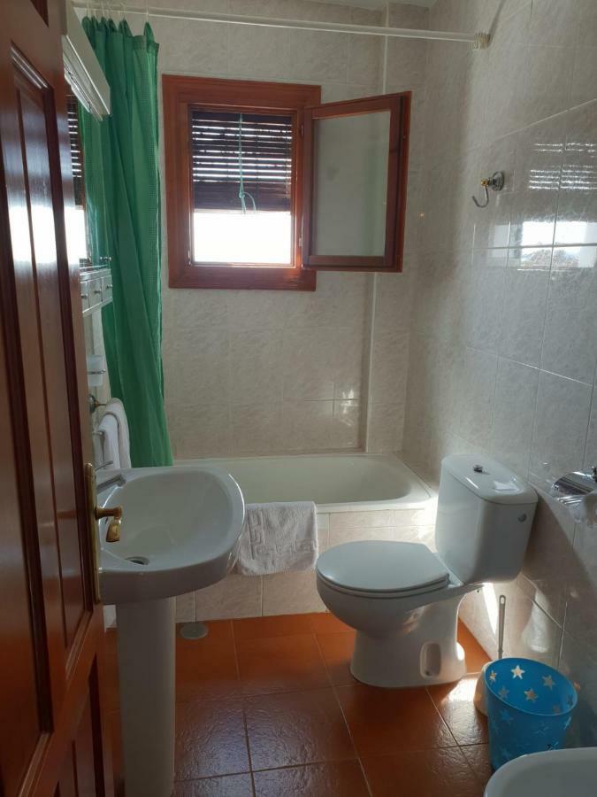 Hostal Ruta De Las Nieves Капилейра Екстериор снимка